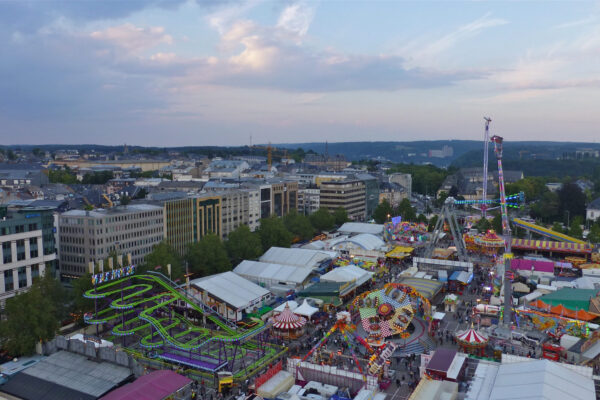 Sunset_at_the_SCHUEBERFOUER_(Luxembourg_City)