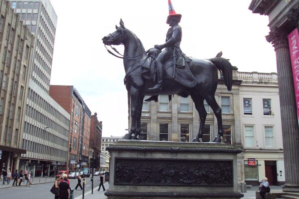 Statue_of_Wellington,_mounted,_Glasgow_-_DSC06285 Statue_of_Wellington,_mounted,_Glasgow_-_DSC06285